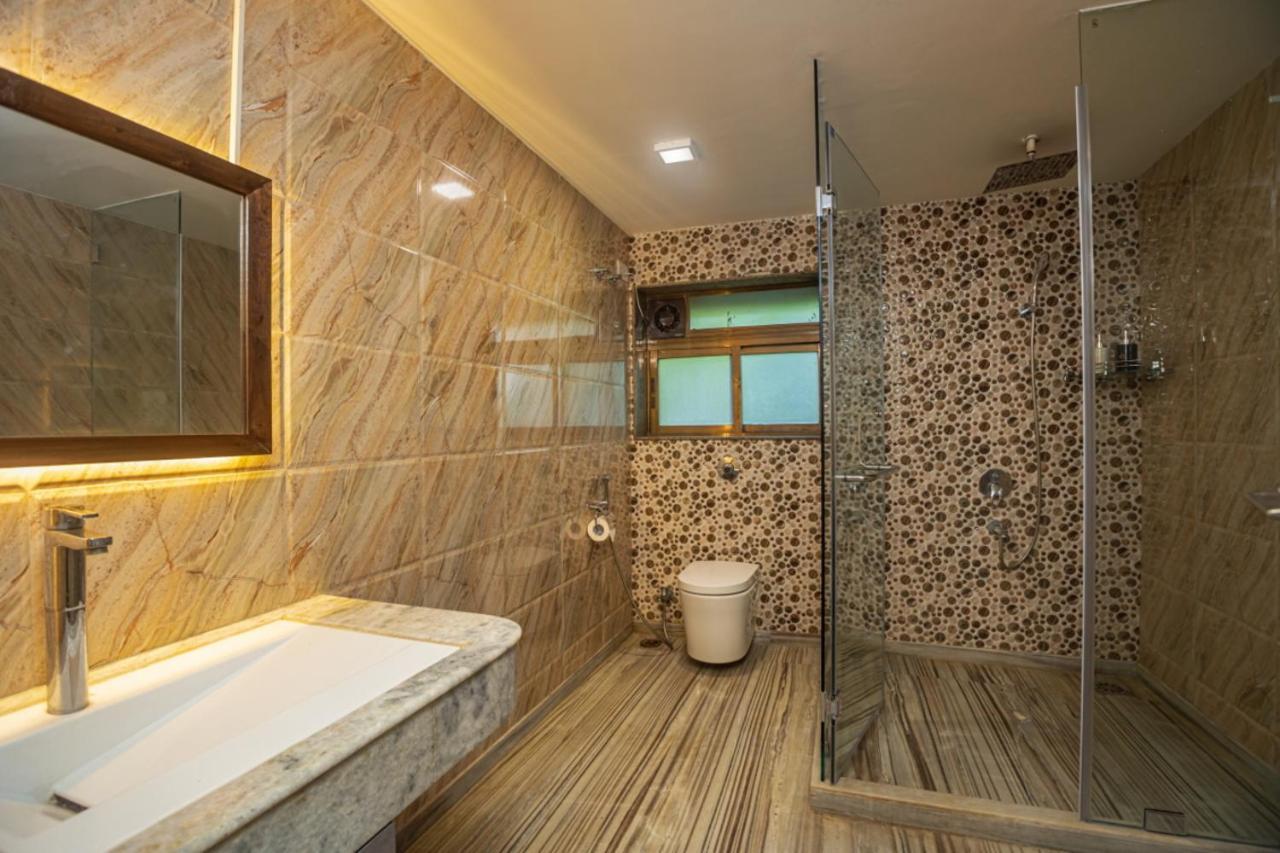 Saffronstays Aura, Alibaug - Luxury Pool Villa With A Game Room And Spacious Lawn Alībāg Dış mekan fotoğraf